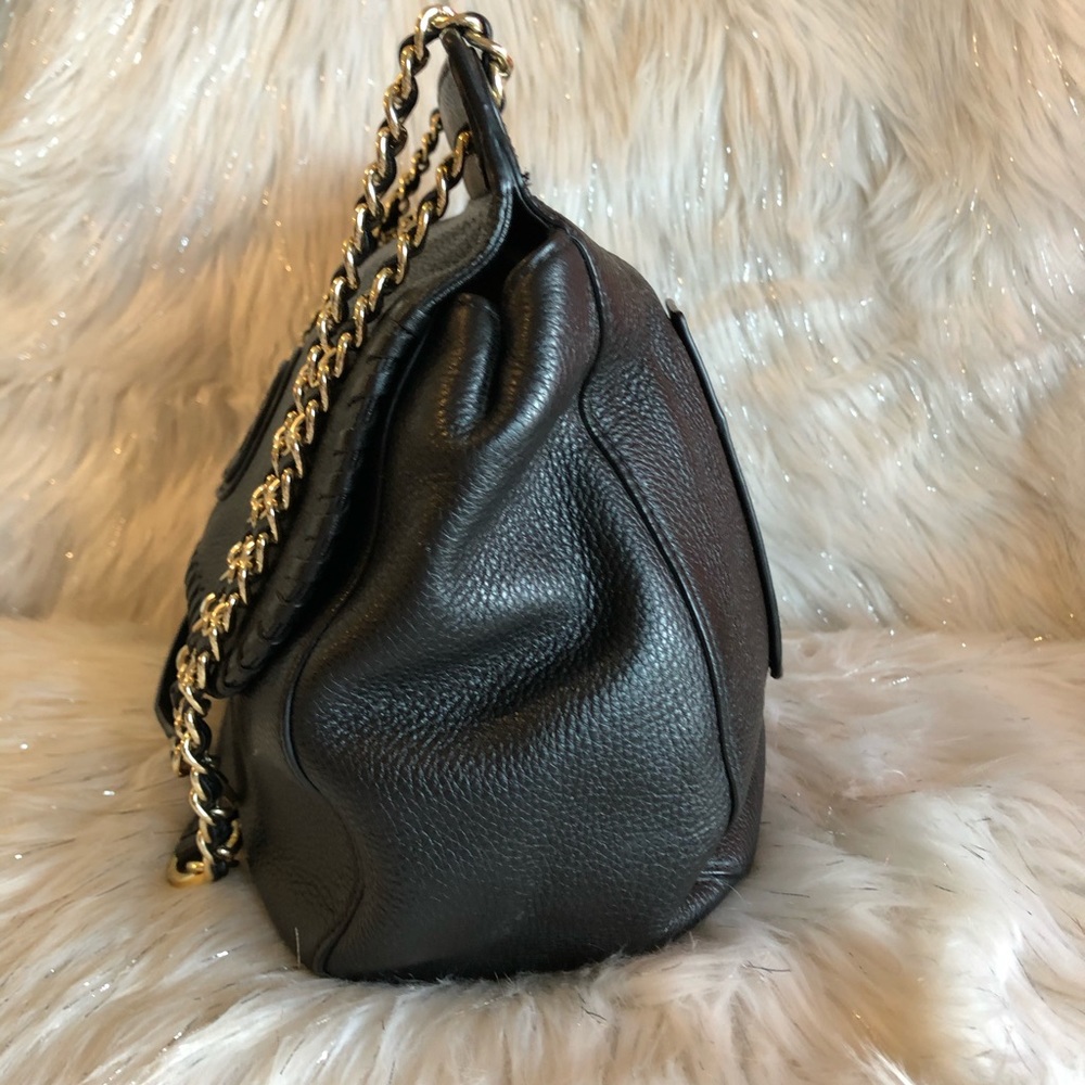 SOLD!!!  💯% Authentic Tory Burch Chain Bag - Picture 2 of 6